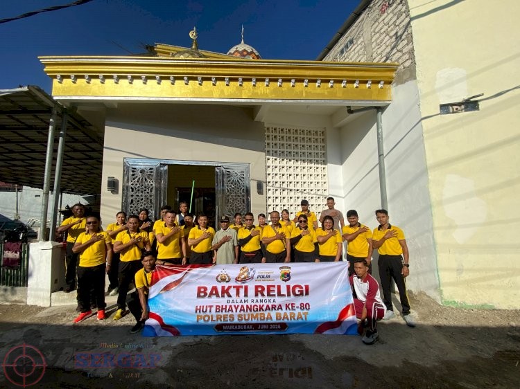 Sambut HUT Bhayangkara ke-80, Polres Sumba Barat Gelar Bakti Religi di Masjid Baitul Ridwan