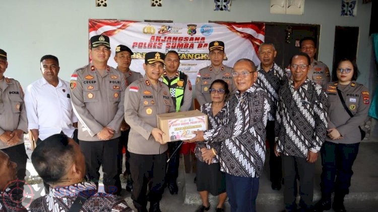 Sambut Hari Bhayangkara ke-80, Kapolres Sumba Barat Kunjungi Purnawirawan dan Warakawuri