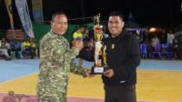 Mewakili Dandim 1601/Sumba Timur, Pasiter Hadiri Penutupan Turnamen Voli HUT Paroki Sang Penebus Wara ke-75