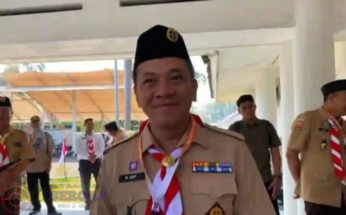 Bupati Karawang Aep Syaepuloh memastikan bakal merealisasikan program Lembar Kerja Siswa (LKS) gratis bagi seluruh pelajar jenjang SD dan SMP.