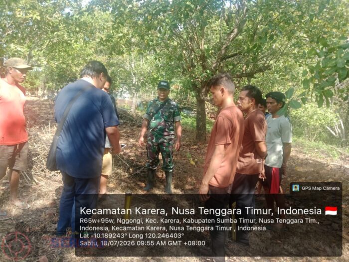 Dukung Kesejahteraan Warga, Babinsa Koramil 06/Karera Dampingi Pengecekan Lokasi Sumur Bor