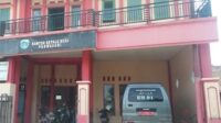 Crossing Jalan Desa Purwasari Rusak, Sekdes Sulit Dikonfirmasi, Warga Pertanyakan Tanggung Jawab