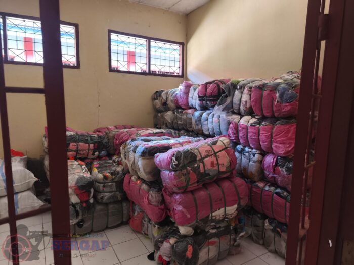 157 Ballpress Pakaian Bekas Impor Ilegal Dilimpahkan ke Kejaksaan, Dirreskrimsus Polda NTT Tegaskan Komitmen Berantas Penyelundupan