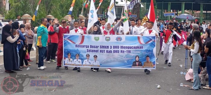 Kepala SMKN 3 OKU Berkat Hanapi Hadiri Karnaval HUT ke-116 Kabupaten OKU.
