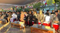 Semarak HUT RI ke-81, Dandim 1601/Sumba Timur Hadiri Penurunan Bendera Merah Putih