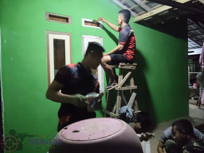 Kejar Penyelesaian RTLH, Satgas TMMD Rela Kerja hingga Larut Malam