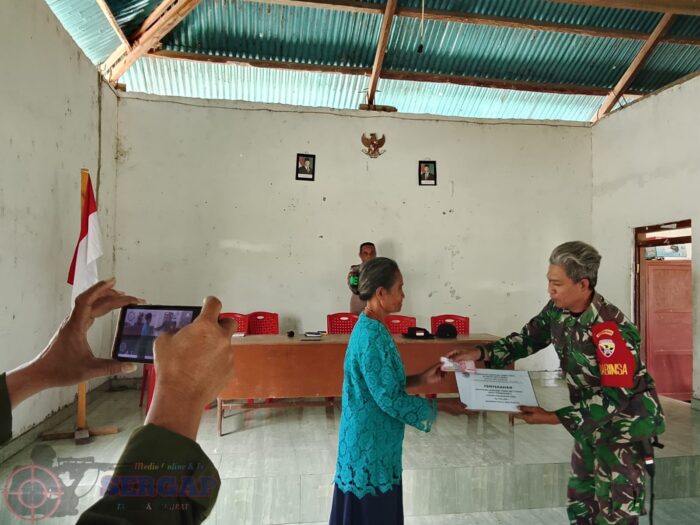 BLT Dana Desa Triwulan III Disalurkan, Babinsa Pastikan Proses Berjalan Aman dan Tertib