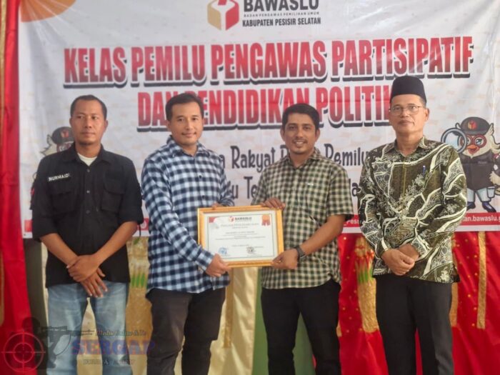 Siswa SMAN 1 Koto XI Tarusan Antusias Ikuti Kelas Pemilu. Ini Kata Bawaslu Pessel