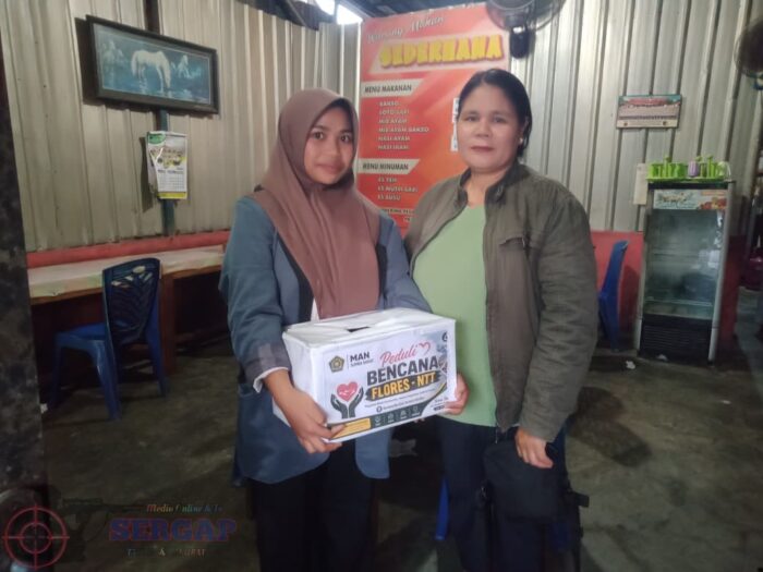 Wartawati Buserbhayangkara74 Kabiro Sumba Tengah Beri Sumbangan Peduli Bencana Gempa Flores