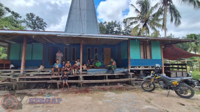 Cegah Pencurian Ternak, Babinsa Koramil 05/Waingapu Ajak Warga Tingkatkan Kewaspadaan