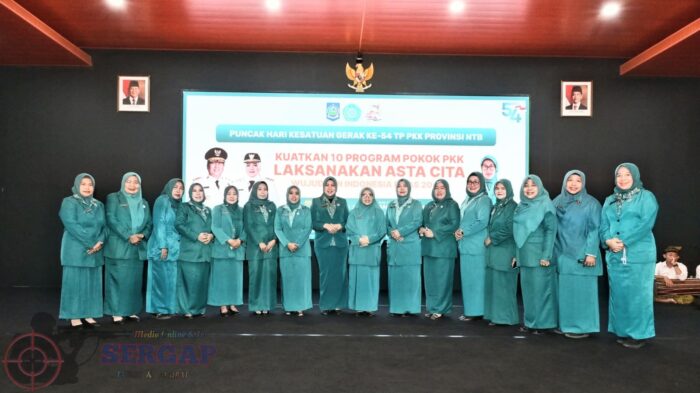 TP. PKK Kabupaten Bima Hadiri Puncak Peringatan HKG PKK ke-54