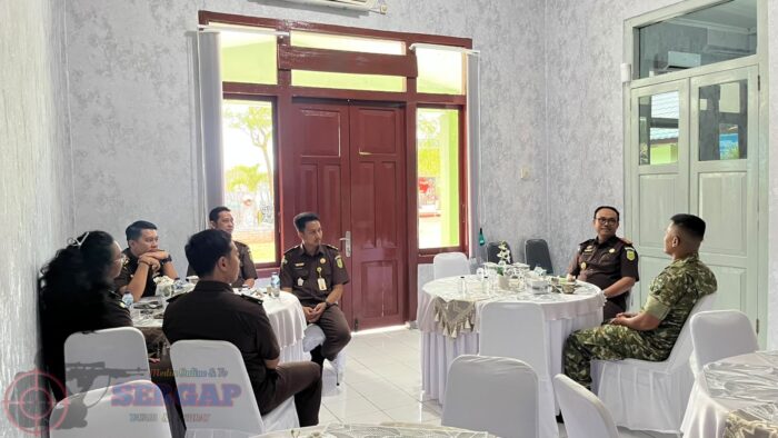 Dandim 1601/Sumba Timur Terima Kunjungan Silaturahmi Kajari Sumba Timur