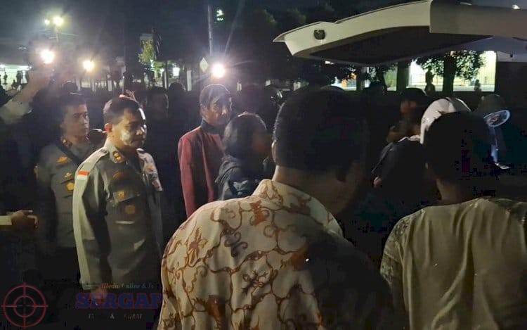 Jenazah Pelaku Diserahkan kepada Pihak Keluarga, Kapolres Sumba Barat Kawal Proses Pengambilan