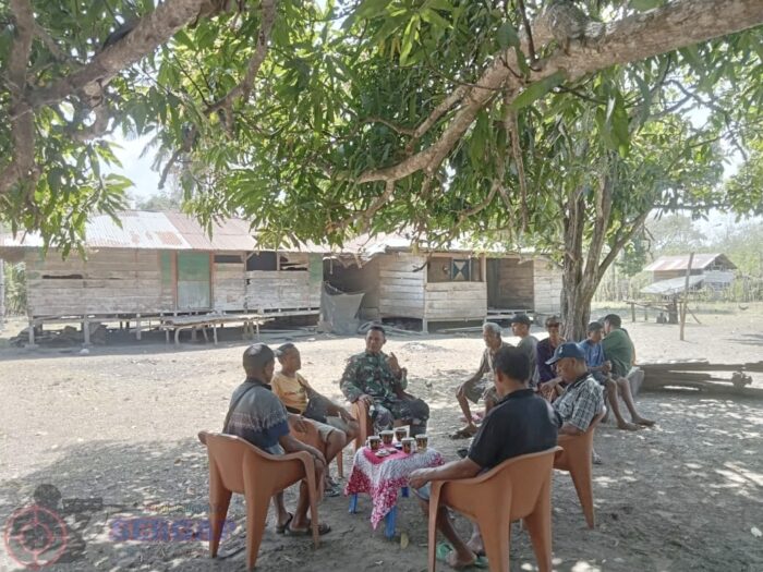 Cegah Karhutla, Babinsa Karera Imbau Warga Tak Sembarangan Bakar Lahan