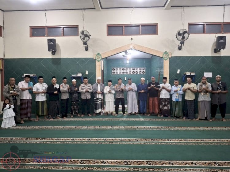 Polres Sumba Barat Ajak Warga Cegah Hoaks Lewat Program Subuh Keliling