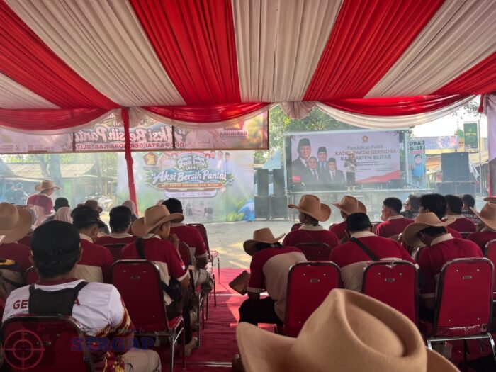 Kader Gerindra Blitar Semarak HUT Presiden Prabowo Subianto Gelar Aksi Bersih Pantai Tambakrejo Lewat Program ASRI.