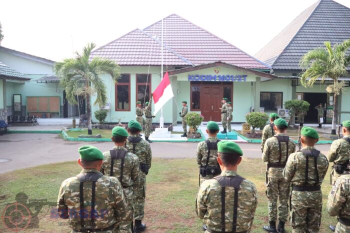 Dandim 1601/Sumba Timur Pimpin Upacara 17-an dan Jam Komandan, Tekankan Disiplin Prajurit